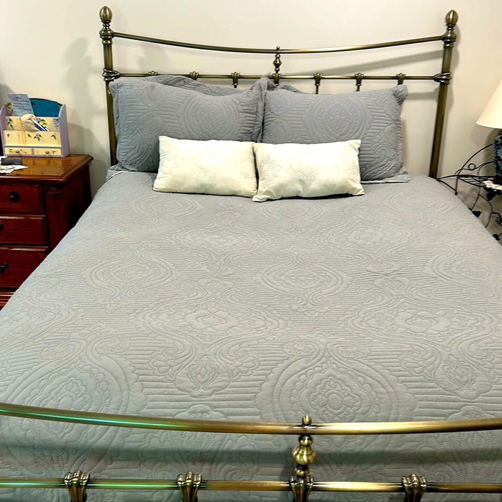 Queen size quilted bedding set. Coverlet & 2 pillow shams in a muted green shade
